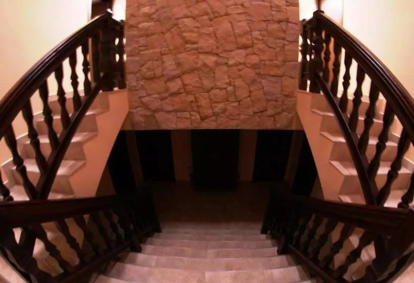 تختخواب و صبحانه Pension Montien Events & Society Resort