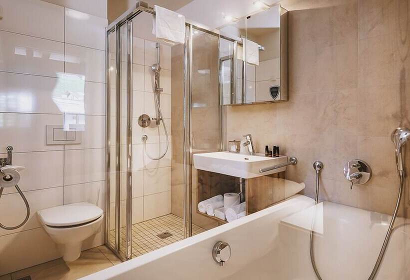 هتل Avenida Mountain Lodges Kaprun