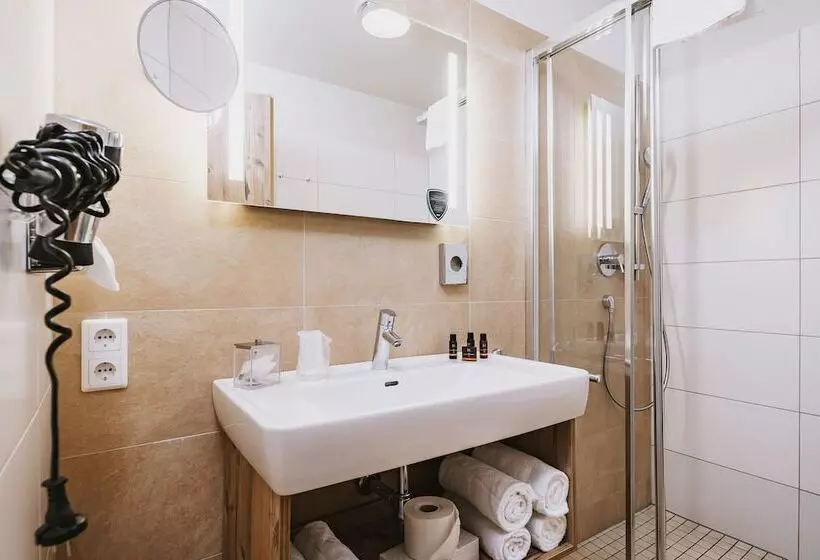 هتل Avenida Mountain Lodges Kaprun