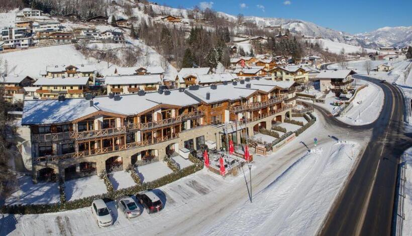 هتل Avenida Mountain Lodges Kaprun