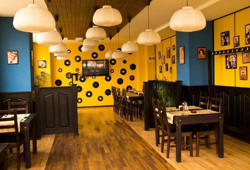 בית מלון כפרי City Ploiesti