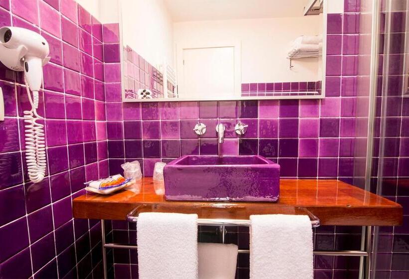 هتل Hostal Casa Alborada