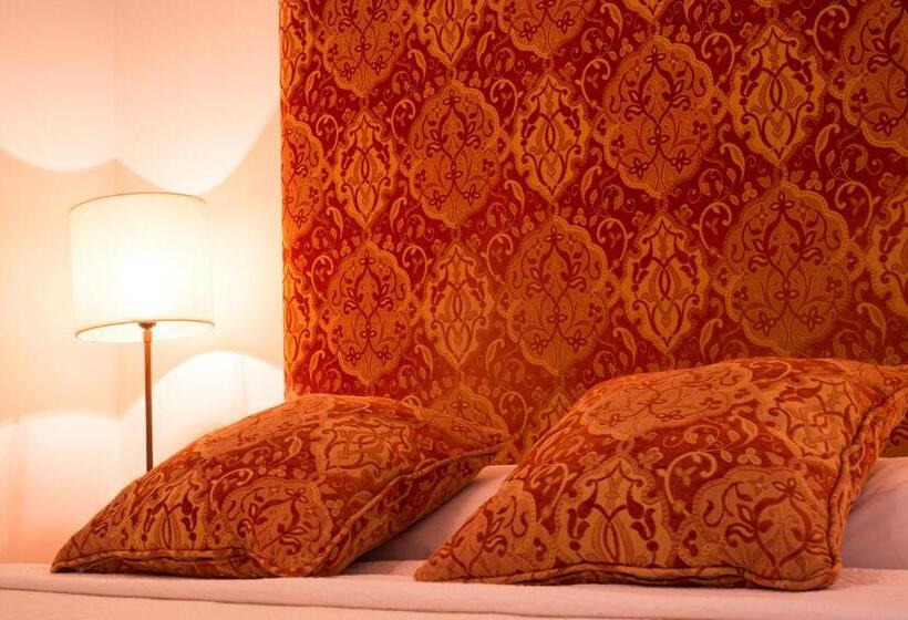 هتل Hostal Casa Alborada