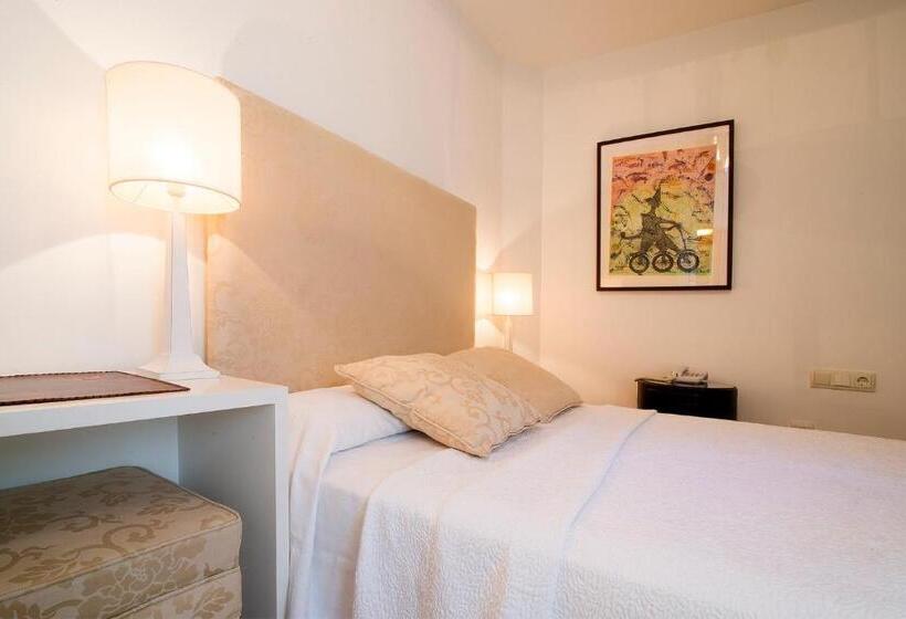 هتل Hostal Casa Alborada