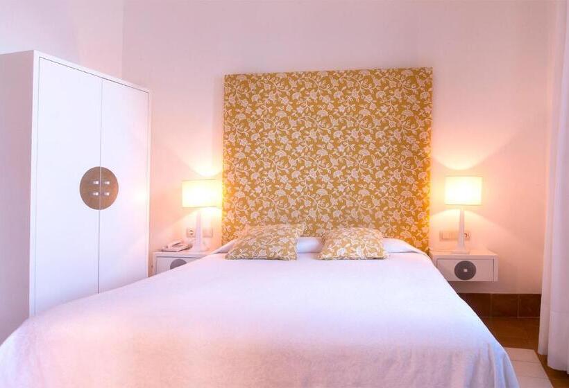 هتل Hostal Casa Alborada