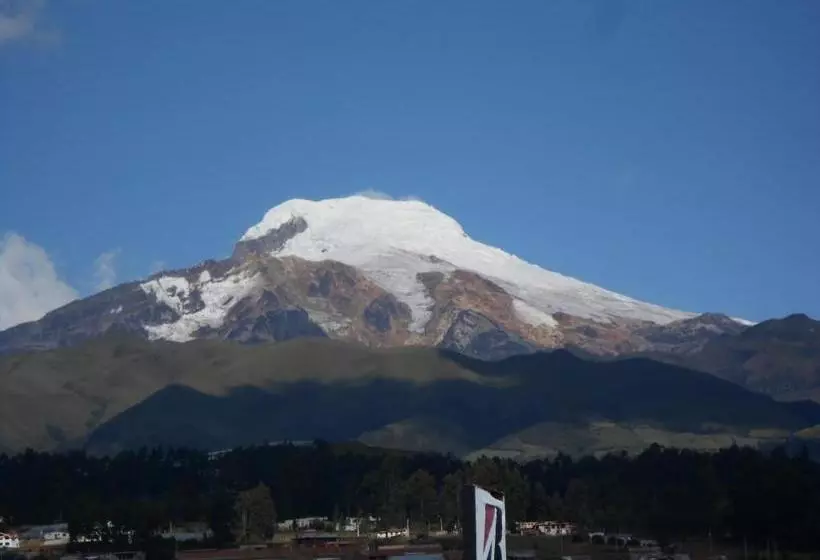 ホテル Hostal Mitad Del Mundo