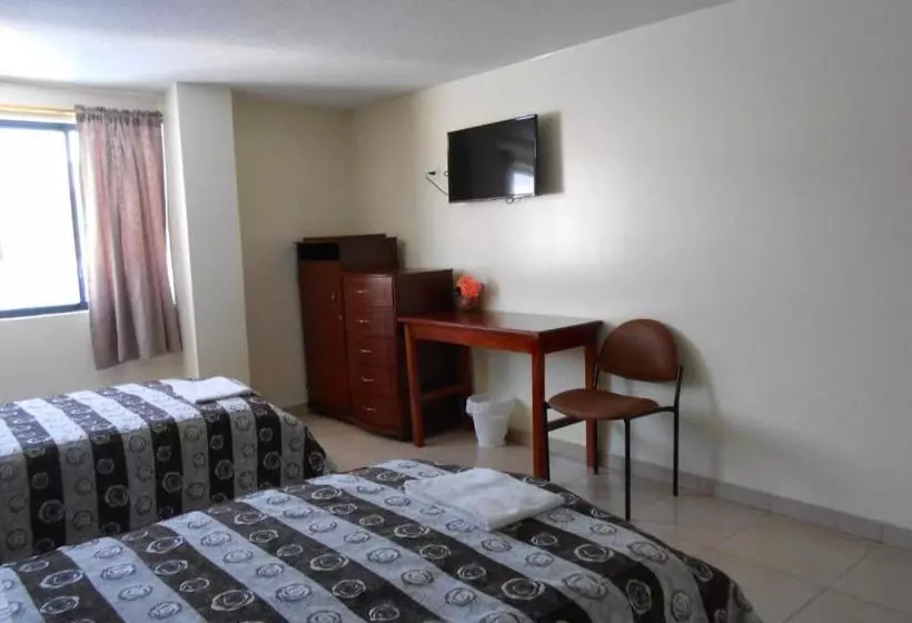 ホテル Hostal Mitad Del Mundo