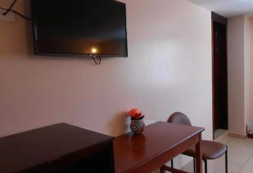 ホテル Hostal Mitad Del Mundo