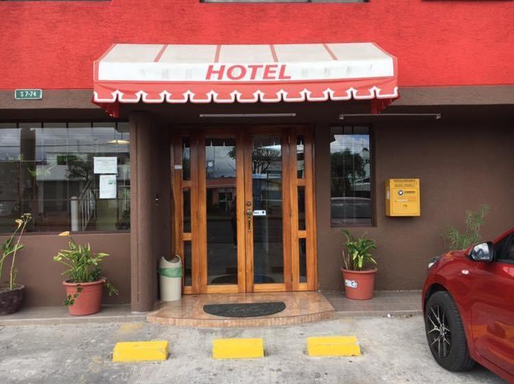 בית מלון כפרי Hostal Mitad Del Mundo