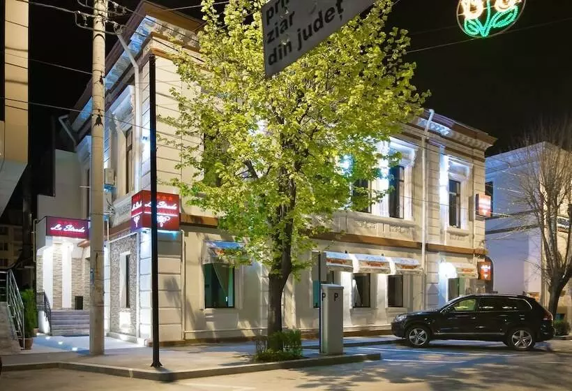 ホテル La Strada Boutique Villa