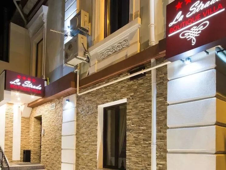 ホテル La Strada Boutique Villa