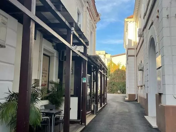 ホテル La Strada Boutique Villa