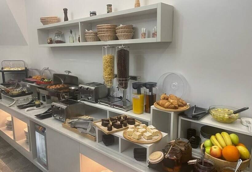 호텔 La Strada Boutique Villa