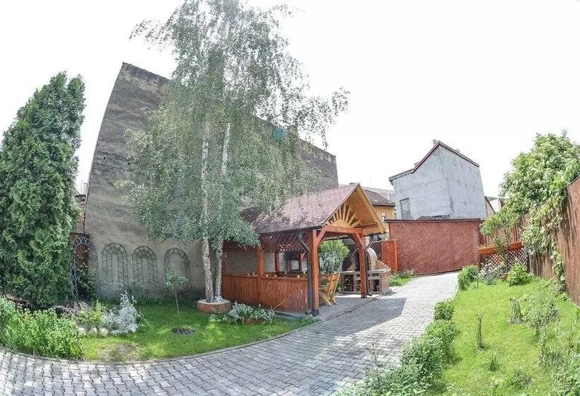 هتل Pensiunea Kronstadt