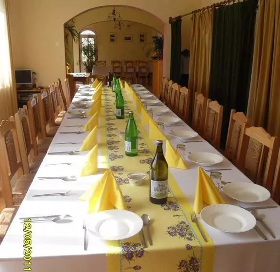 ホテル Pensiunea Trasura   Hinto Panzio