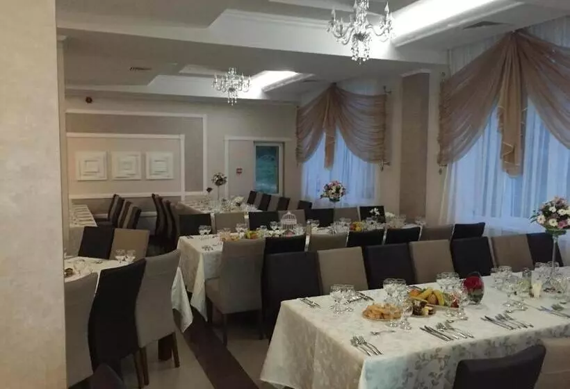 Hotelli Restaurant Oscar