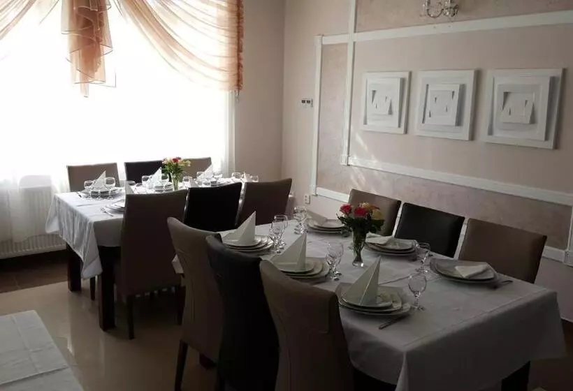 Hotelli Restaurant Oscar