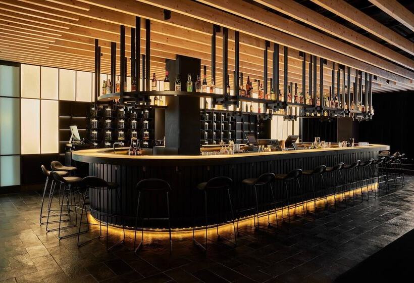 Szálloda Roomers Munich, Autograph Collection