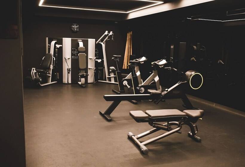 Szálloda Roomers Munich, Autograph Collection