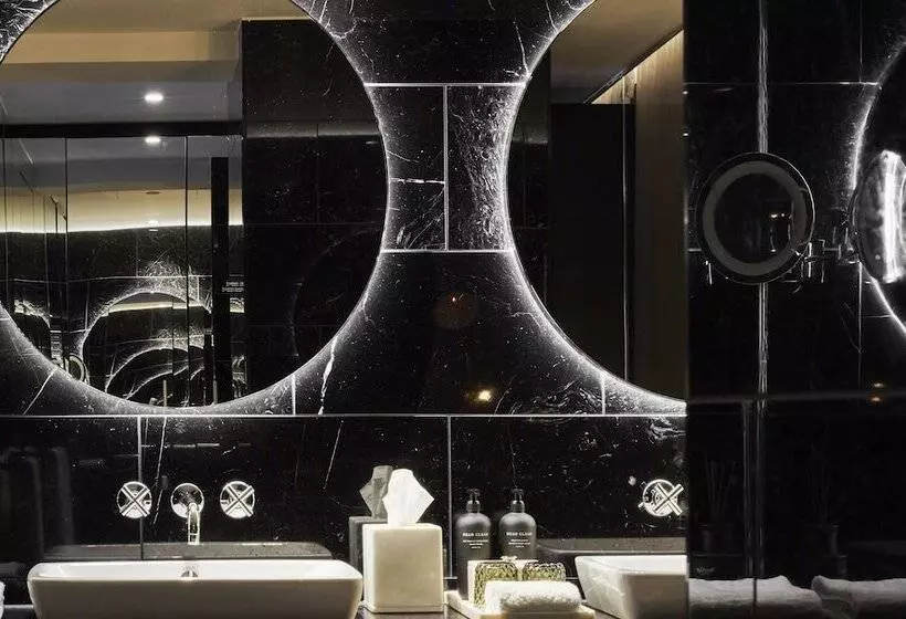Hotelli Roomers Munich, Autograph Collection