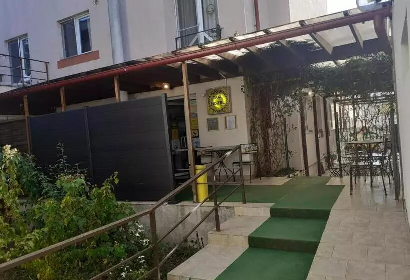 Taxi Hostel