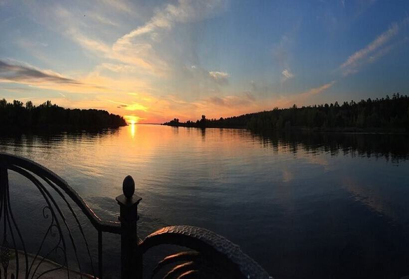 בית מלון כפרי Lada Resort