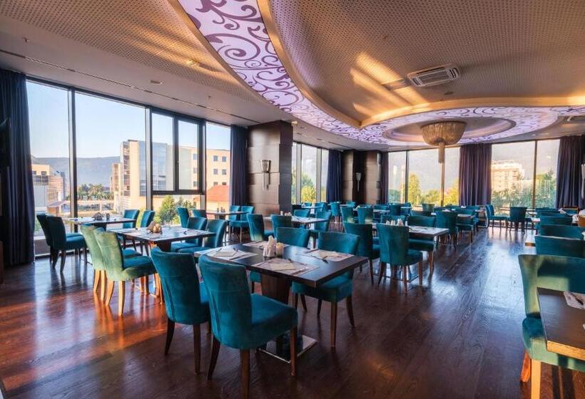 בית מלון כפרי Malak Regency