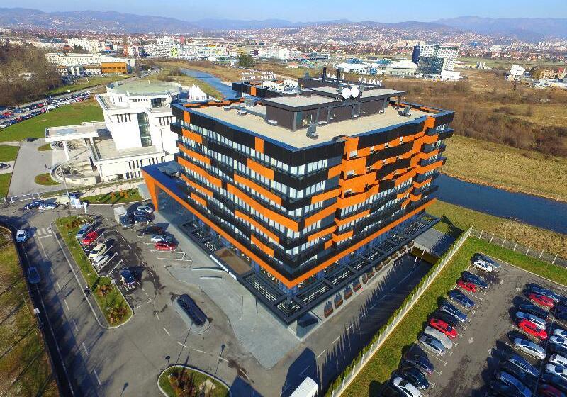 בית מלון כפרי Malak Regency