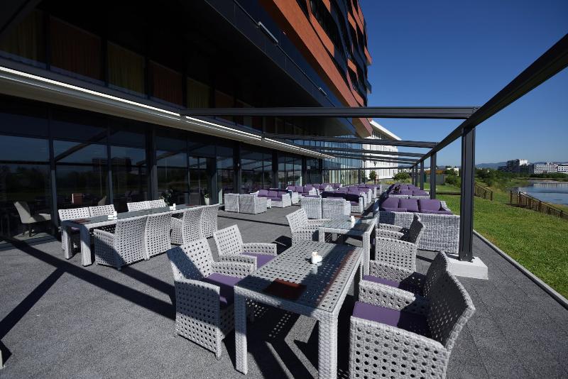 בית מלון כפרי Malak Regency