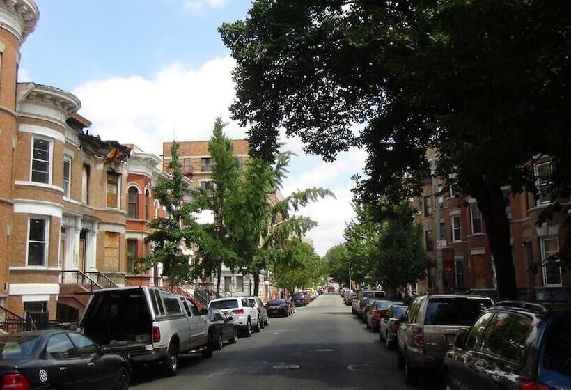 בית מלון כפרי Morris Guest House