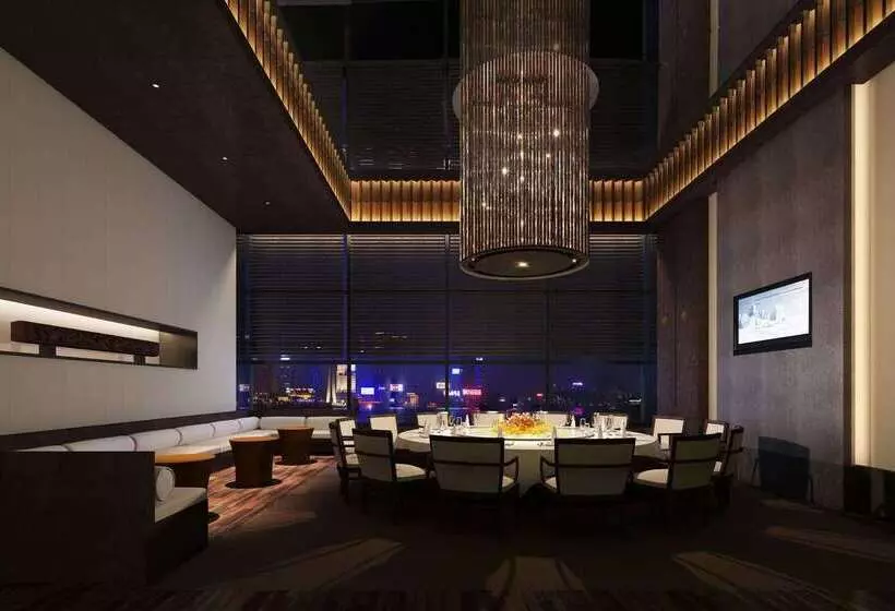 ホテル Wyndham Grand Plaza Royale Kaidi