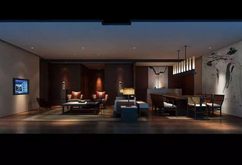 ホテル Wyndham Grand Plaza Royale Kaidi