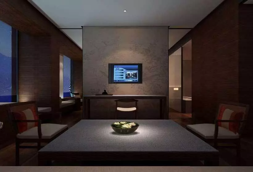 ホテル Wyndham Grand Plaza Royale Kaidi