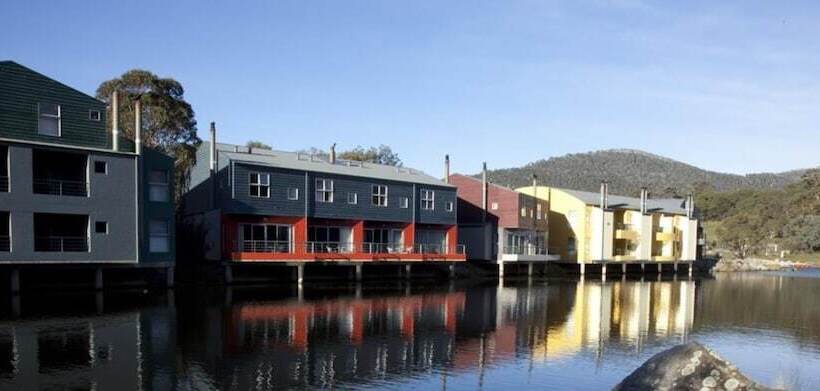 Lake Crackenback Resort & Spa