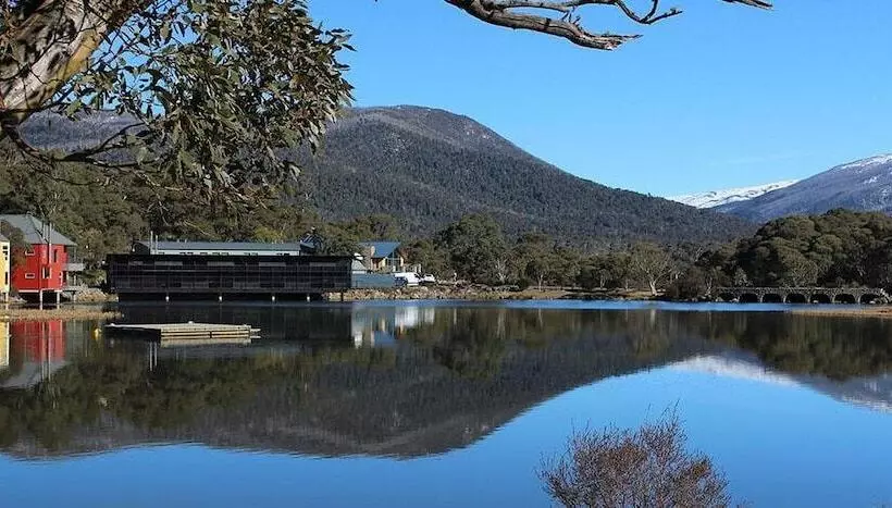 Lake Crackenback Resort & Spa