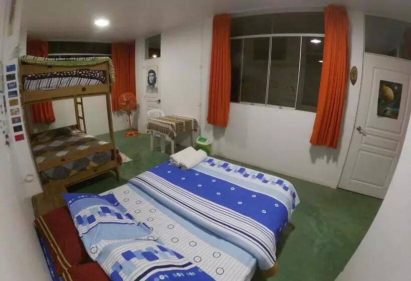Nanasqa Hostel En Nasca / Nazca