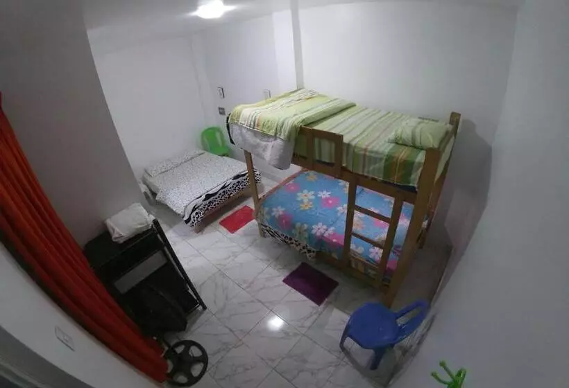 Nanasqa Hostel En Nasca / Nazca