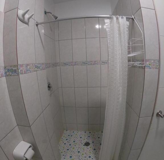 Nanasqa Hostel En Nasca / Nazca