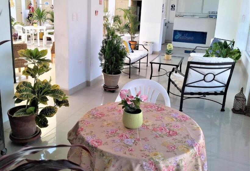 Hostel Icthus Paracas