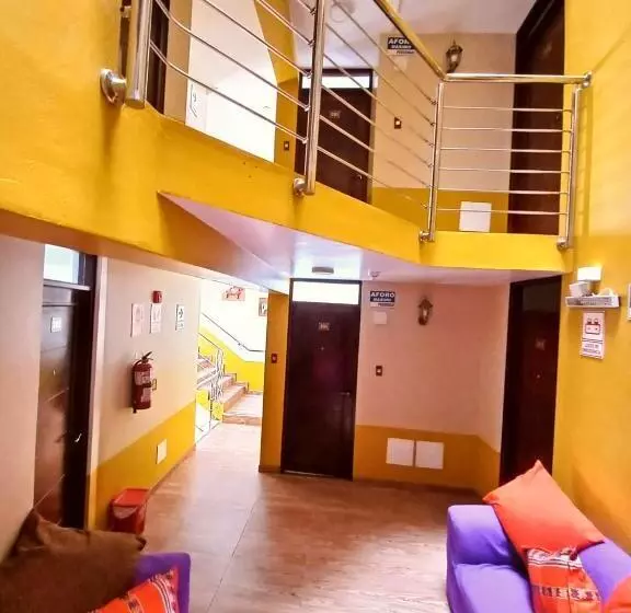 تختخواب و صبحانه Pukantu Hostal