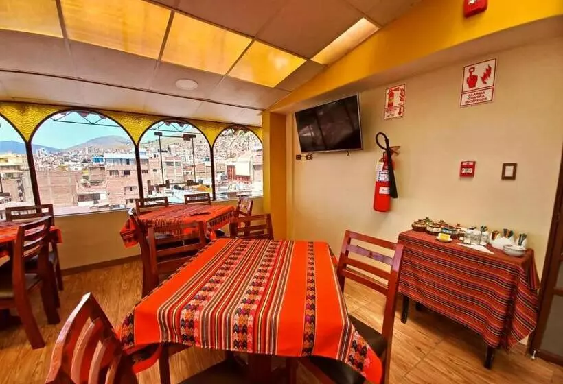 تختخواب و صبحانه Pukantu Hostal