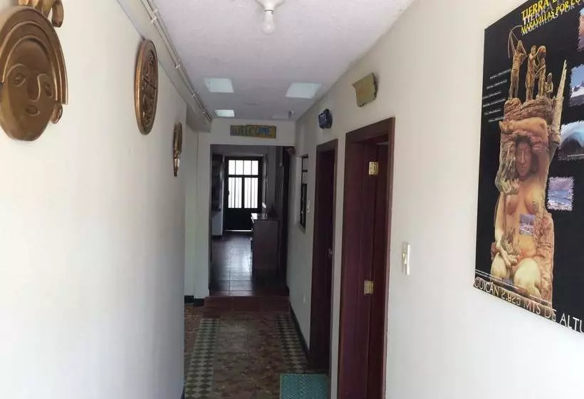 ユースホステル Hostal Guaque