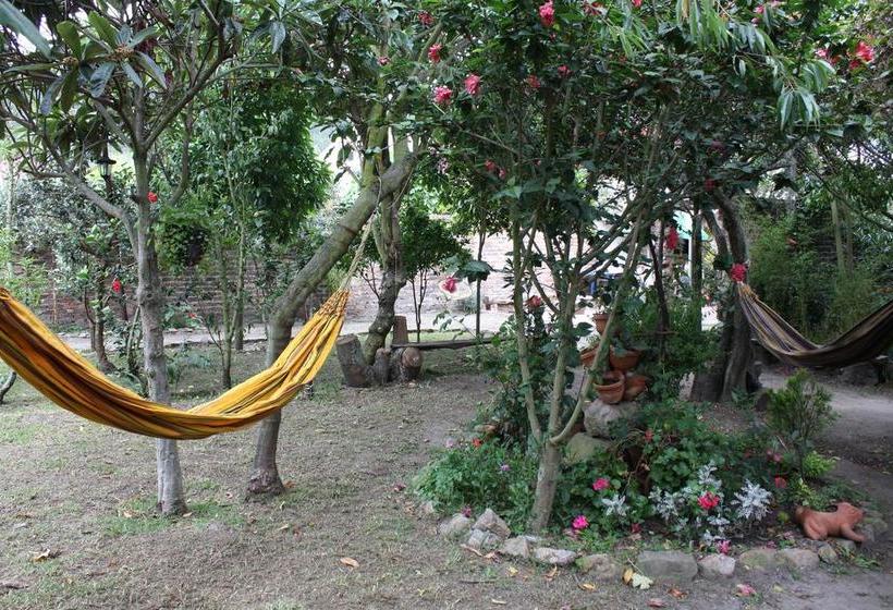 ユースホステル Hostal Guaque