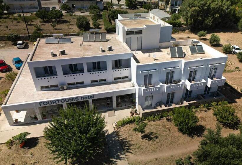 فندق Fourtounis