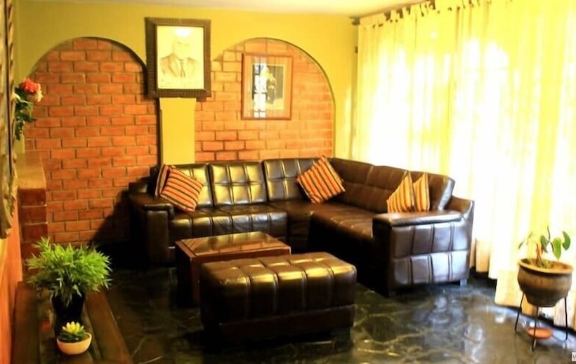 Hotelli La Posada De Don Hono