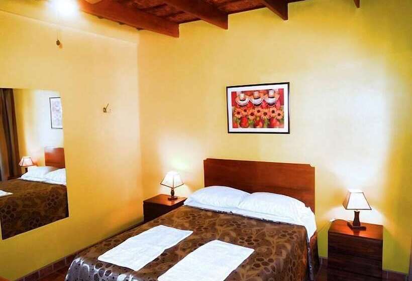 Hotelli La Posada De Don Hono