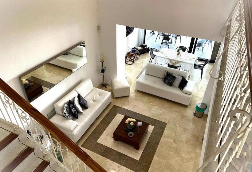 ホテル San Laurent