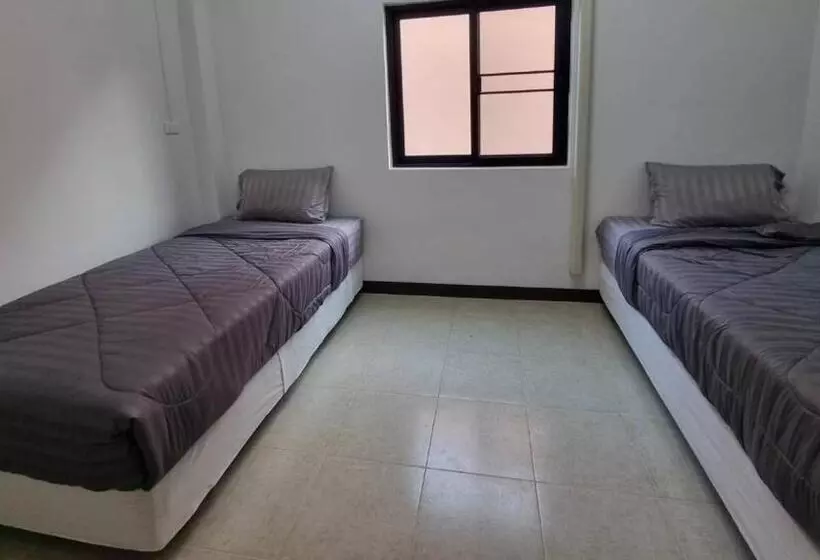The Savannah Hostel Pai