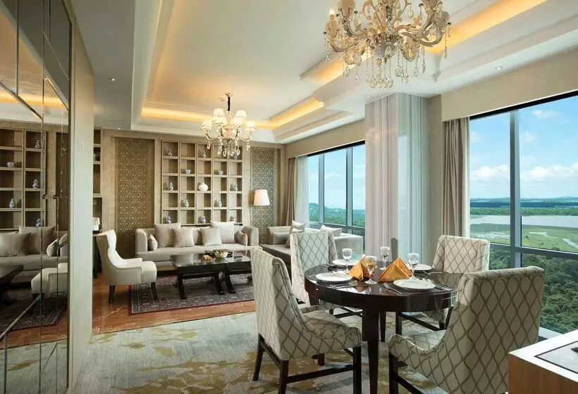 ホテル Wyndham Panbil Batam