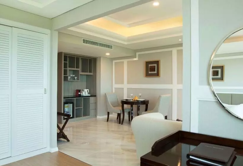 ホテル Wyndham Panbil Batam